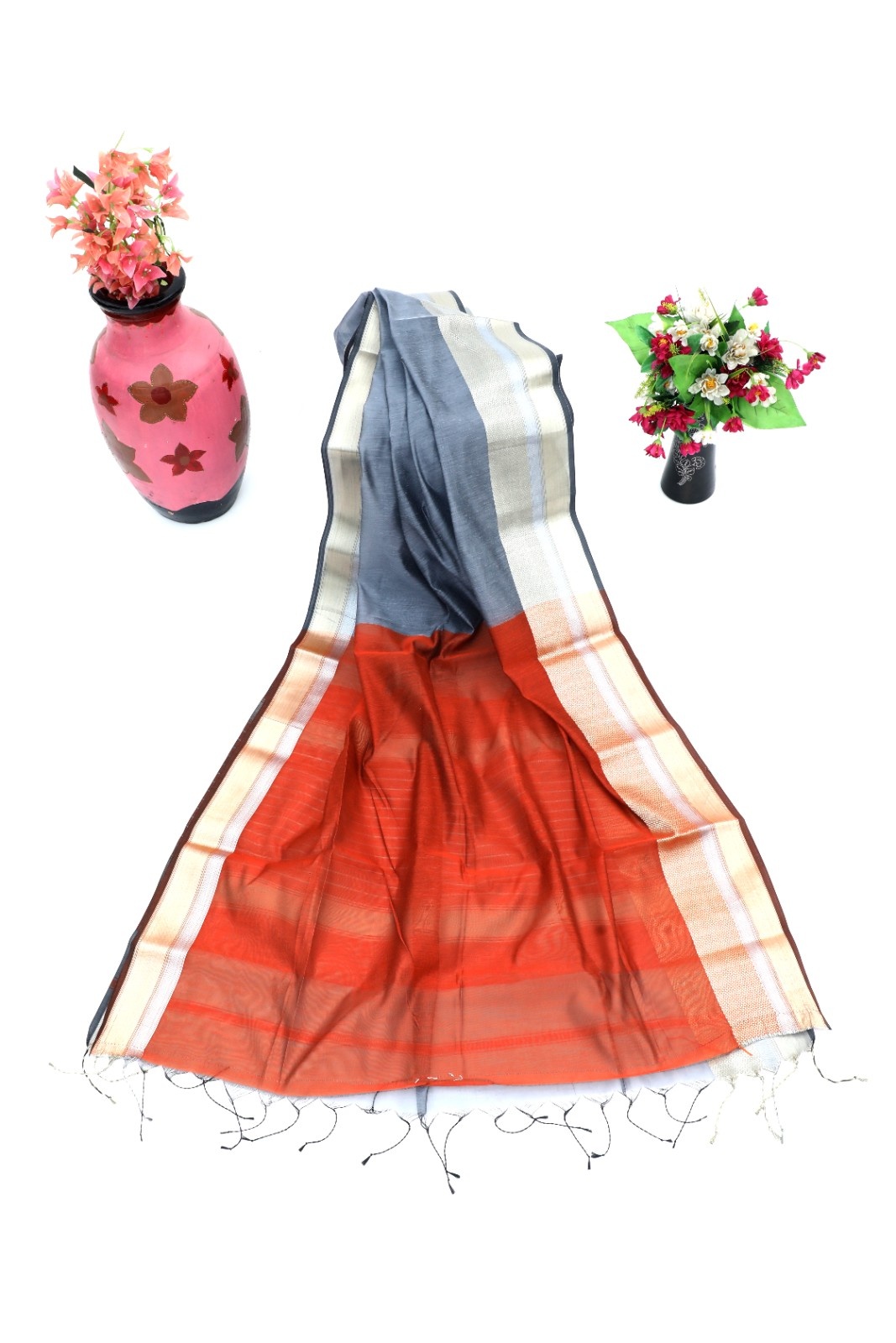 Elegant Dual-Tone Grey & Rust Handloom Saree